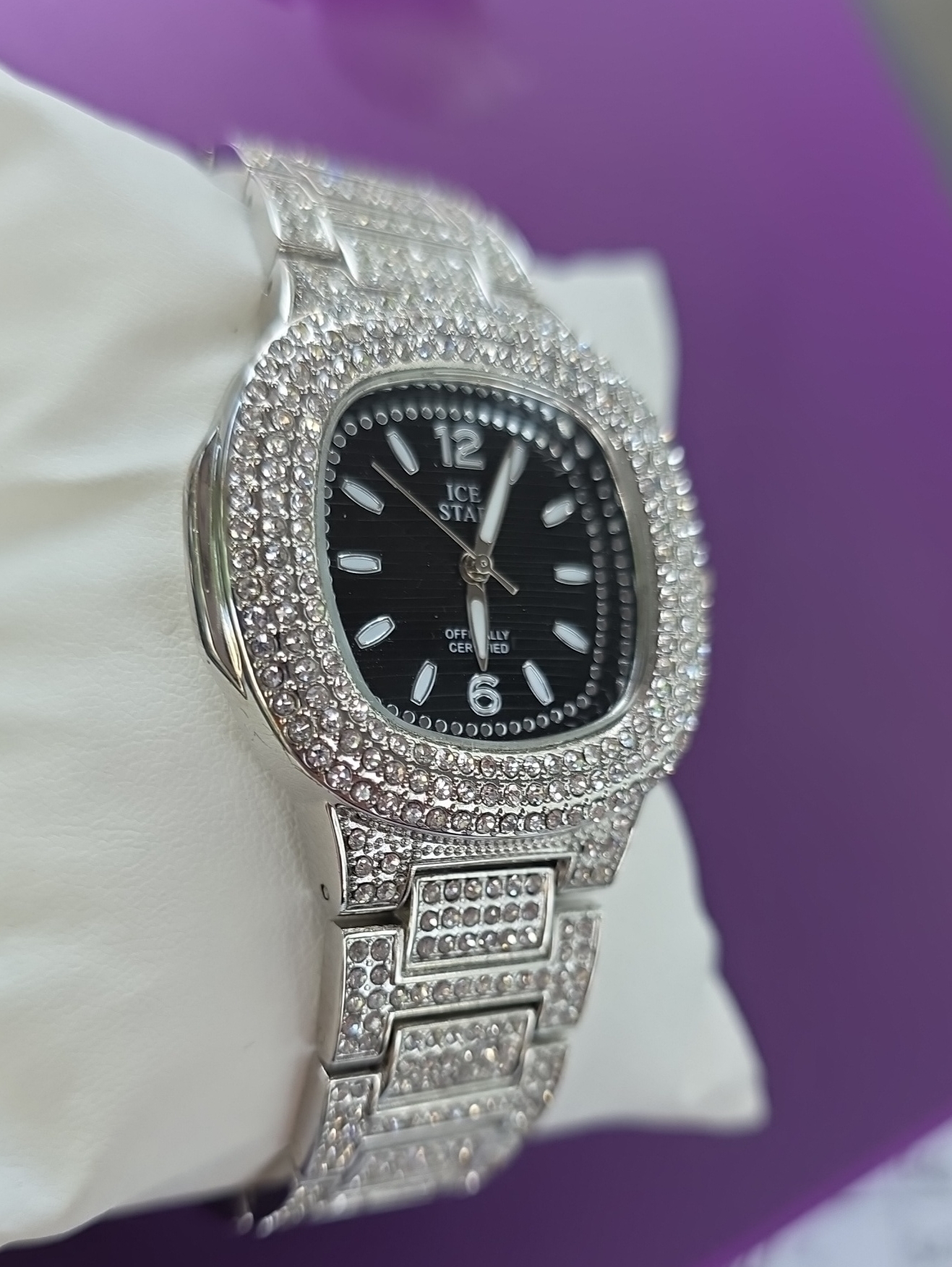 550 Silver Menâs Crystal Bracelet Watch Black Dial